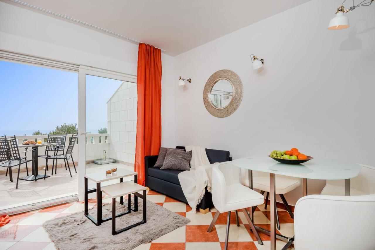Apartments And Rooms With Parking Space Rogoznica - 10339 Екстер'єр фото