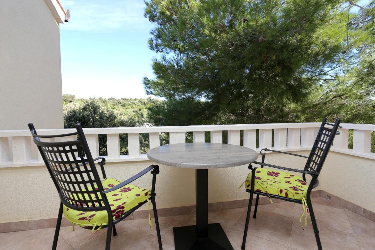 Apartments And Rooms With Parking Space Rogoznica - 10339 Екстер'єр фото