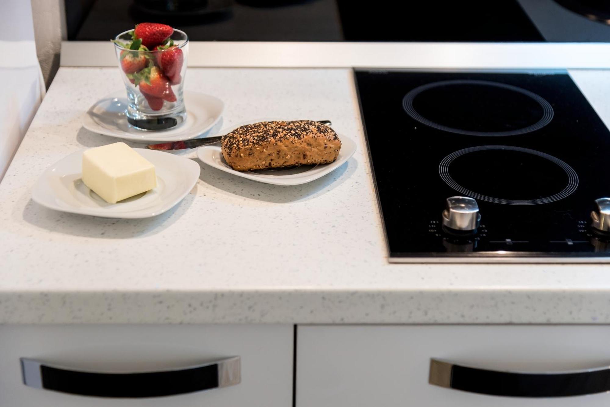 Apartments And Rooms With Parking Space Rogoznica - 10339 Номер фото